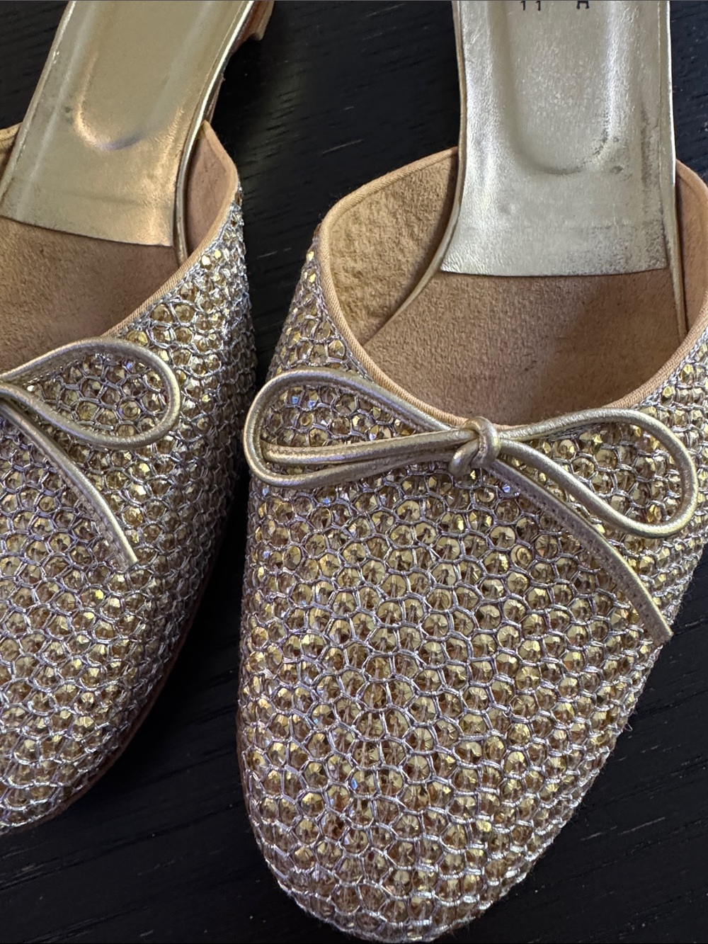 Stuart Weitzman gold sequin bow detailing mule flats. Size 11M. - Picture 2 of 6